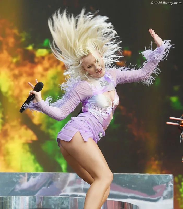 Zara Larsson photo 17 of 1006