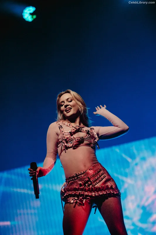 Zara Larsson photo 4 of 1006