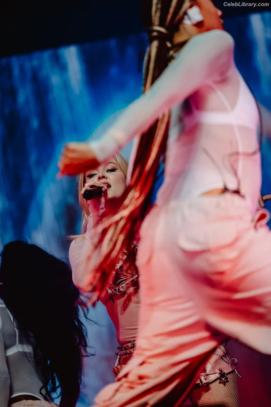 Zara Larsson photo 9 of 1006