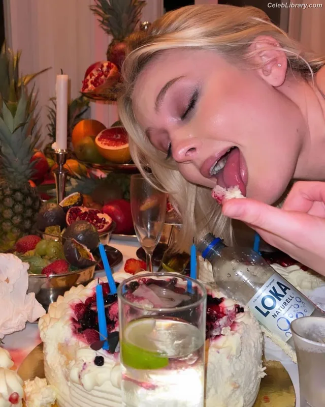 Zara Larsson photo 2 of 1006