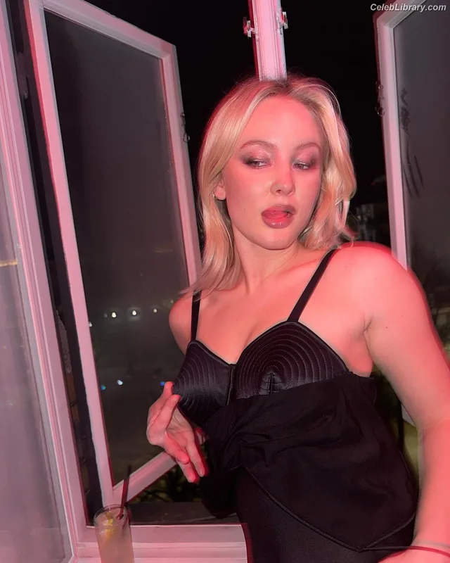 Zara Larsson photo 3 of 1006