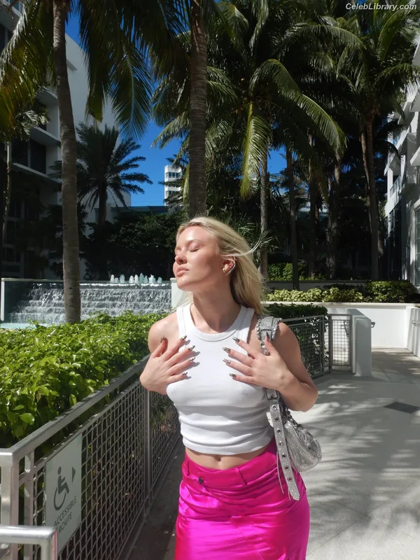 Zara Larsson photo 5 of 1006