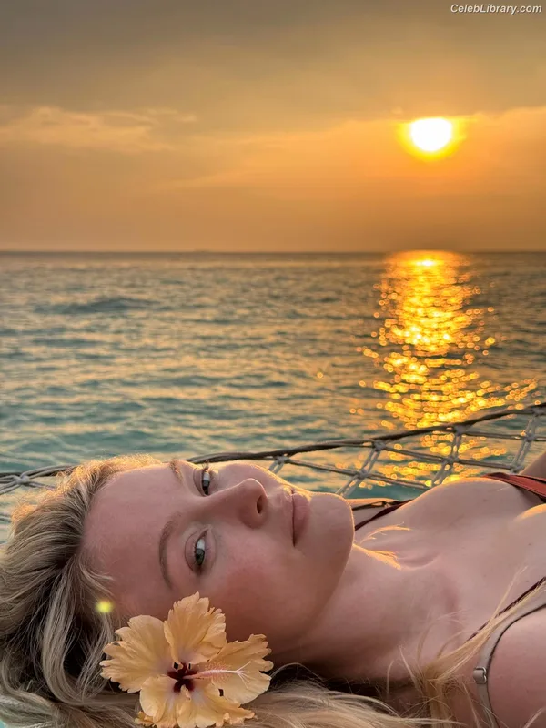 Zara Larsson photo 18 of 1006