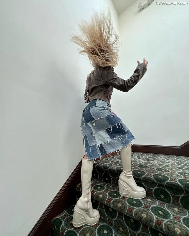 Zara Larsson photo 24 of 1006