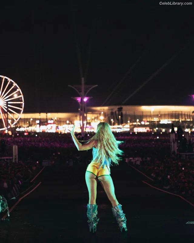 Zara Larsson photo 18 of 1006