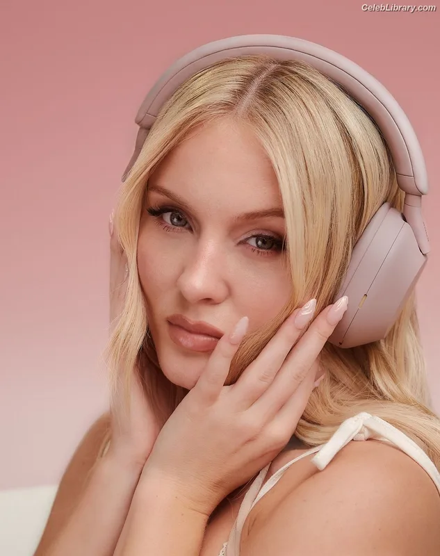 Zara Larsson photo 21 of 1006