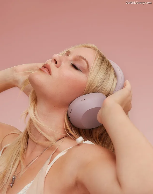 Zara Larsson photo 22 of 1006