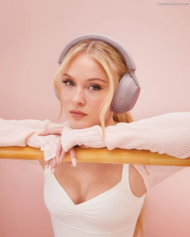 Zara Larsson photo 23 of 1006