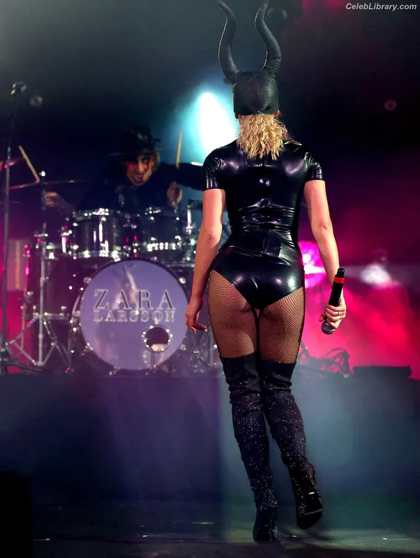 Zara Larsson photo 20 of 1006