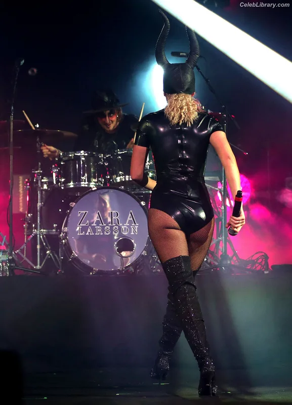 Zara Larsson photo 21 of 1006