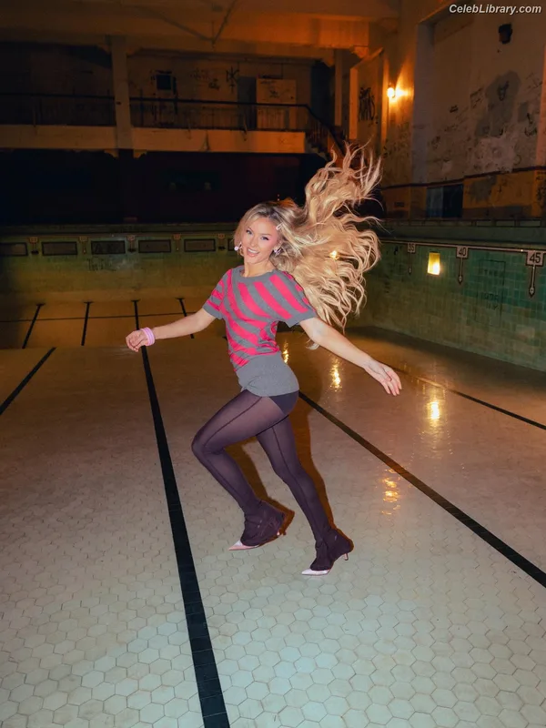 Zara Larsson photo 7 of 1006