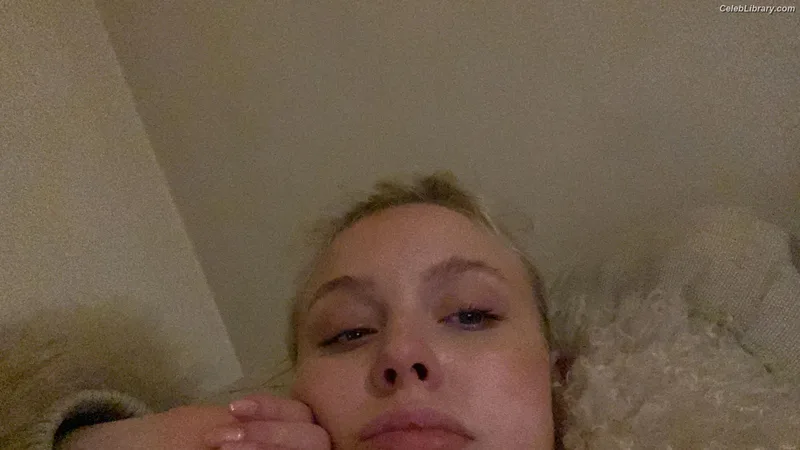 Zara Larsson photo 24 of 1006