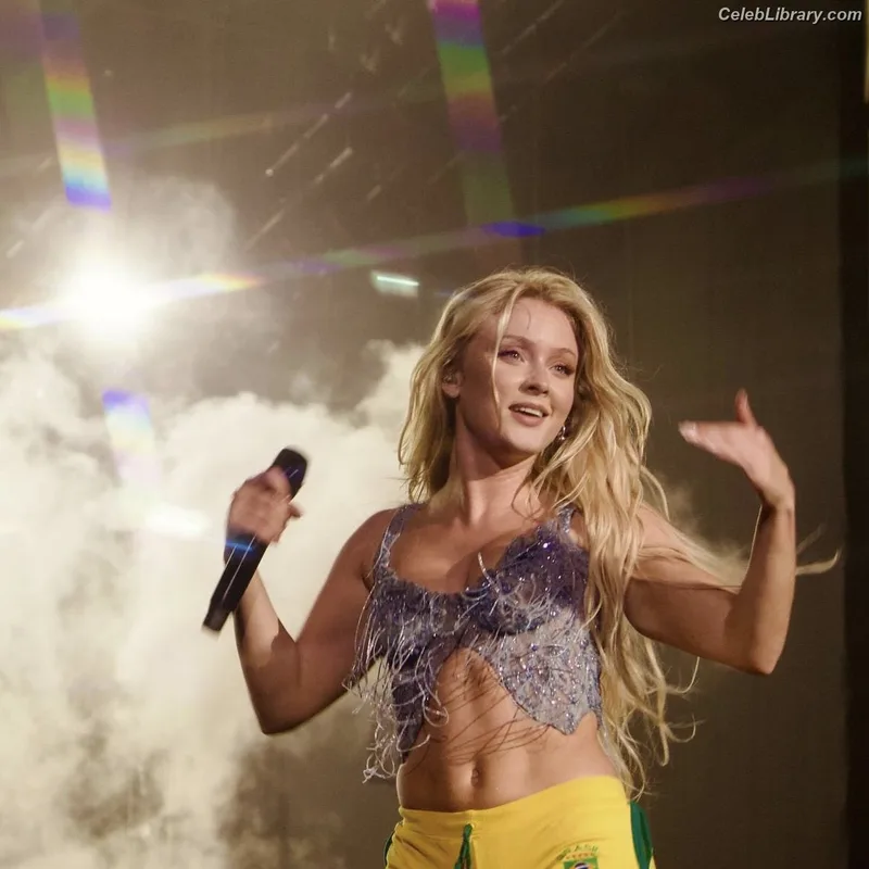 Zara Larsson photo 4 of 1006