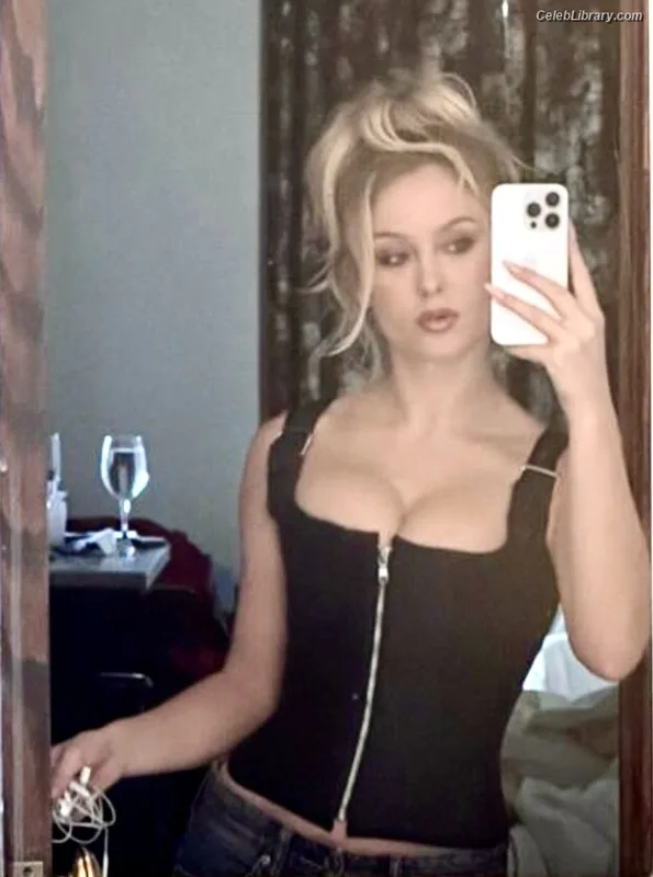 Zara Larsson photo 23 of 1006