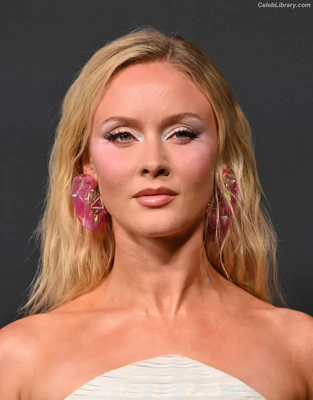 Zara Larsson photo 4 of 1006