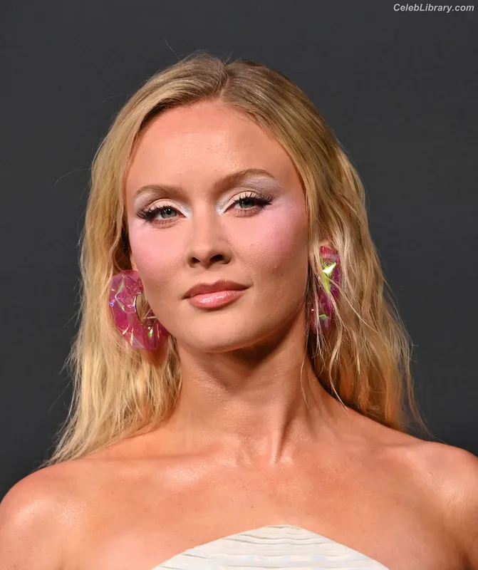 Zara Larsson photo 5 of 1006