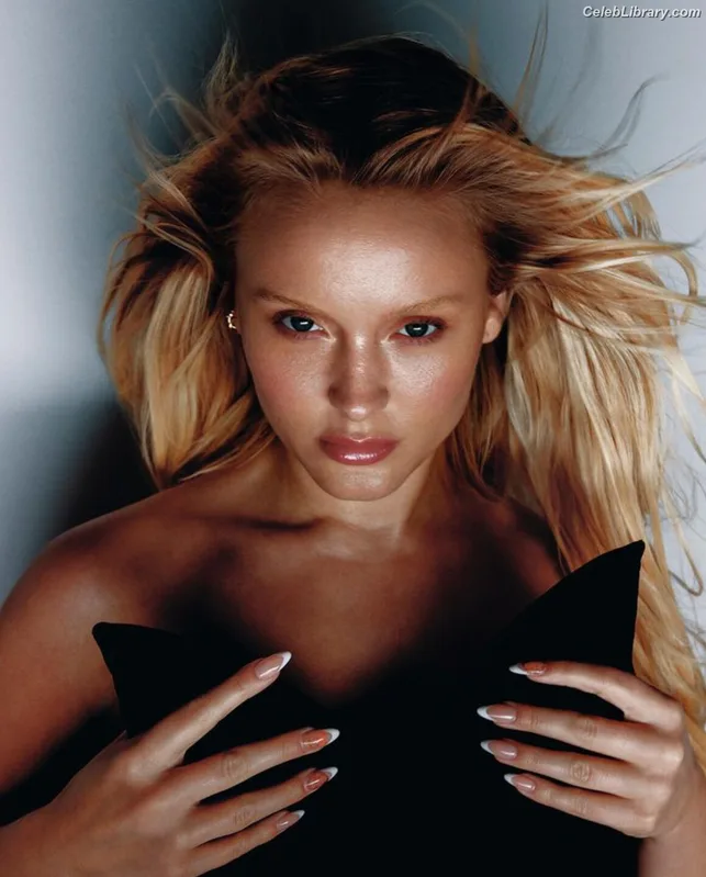 Zara Larsson photo 22 of 1006