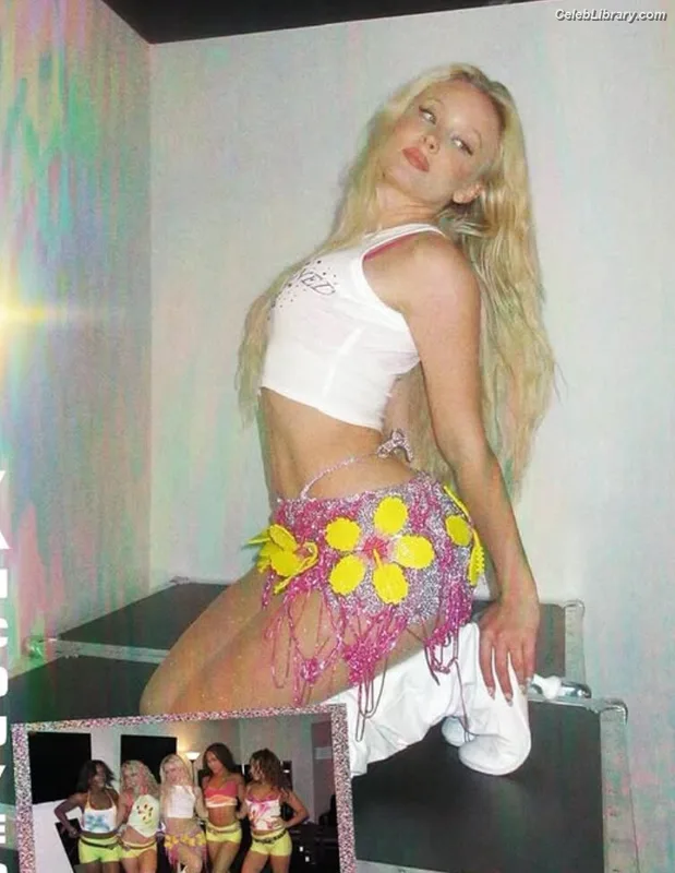Zara Larsson photo 3 of 1006