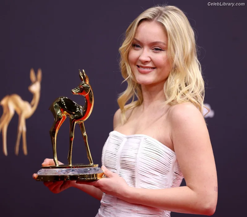 Zara Larsson photo 20 of 1006