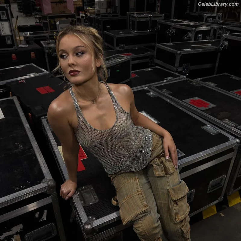 Zara Larsson photo 18 of 1006