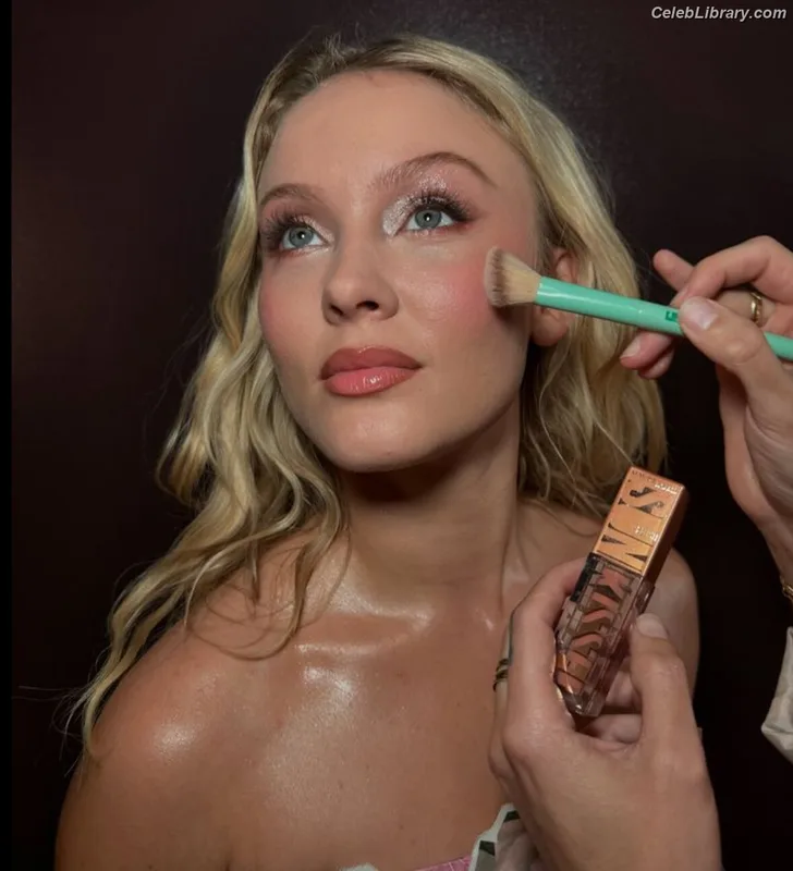 Zara Larsson photo 9 of 1006