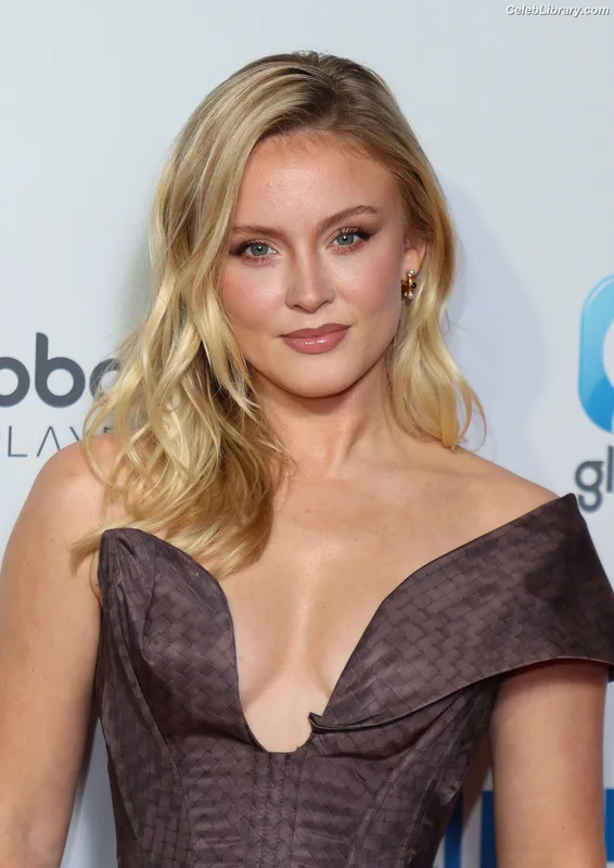 Zara Larsson photo 4 of 1006