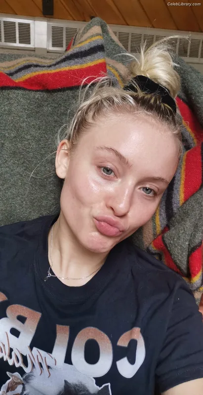 Zara Larsson photo 11 of 1006