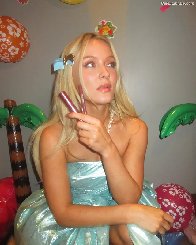 Zara Larsson photo 17 of 1006