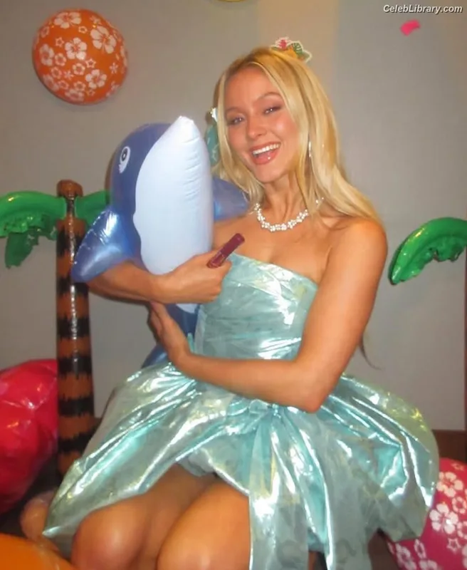 Zara Larsson photo 20 of 1006