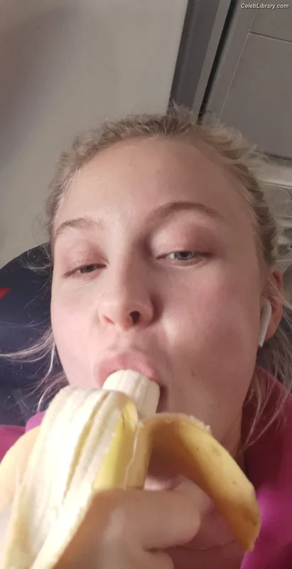 Zara Larsson photo 4 of 1006