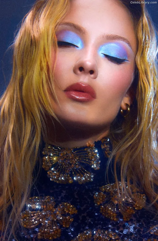 Zara Larsson photo 4 of 1006