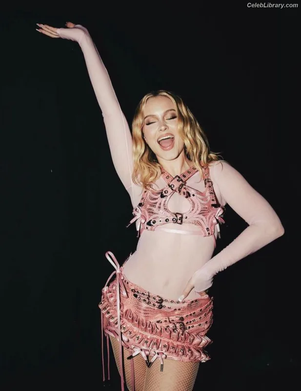 Zara Larsson photo 16 of 1006