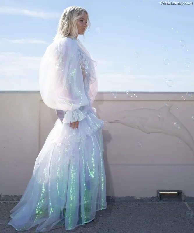 Zara Larsson photo 23 of 1006
