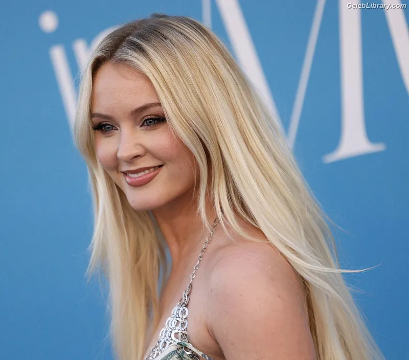 Zara Larsson photo 13 of 1006