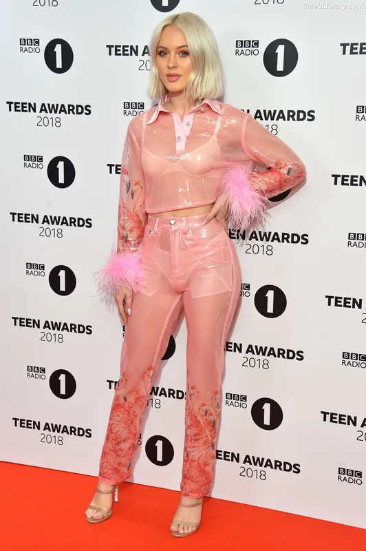 Zara Larsson photo 23 of 1006