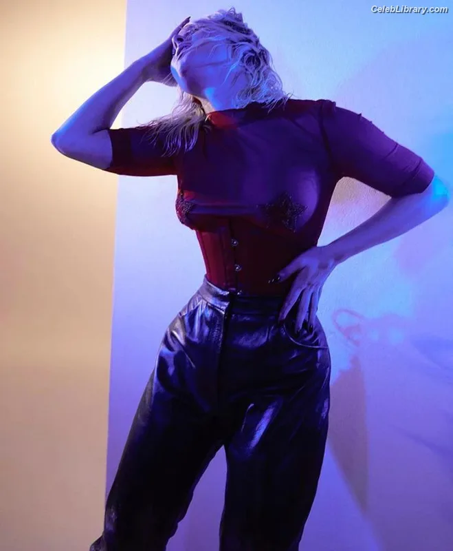 Zara Larsson photo 16 of 1006