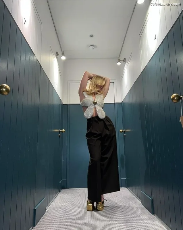 Zara Larsson photo 19 of 1006