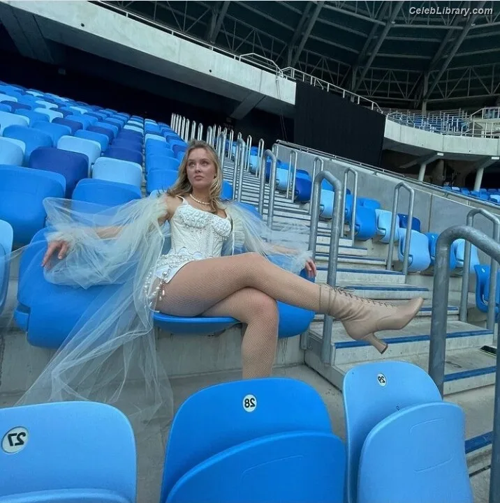Zara Larsson photo 21 of 1006