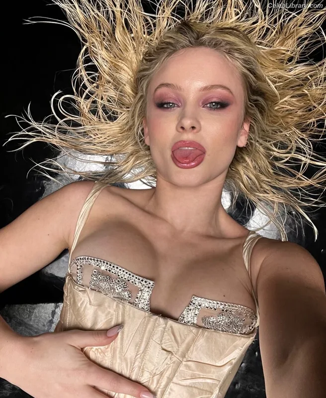Zara Larsson photo 23 of 1006