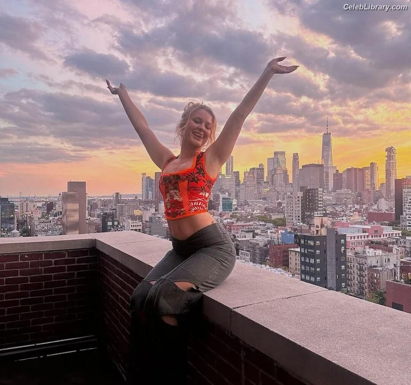Zara Larsson photo 5 of 1006