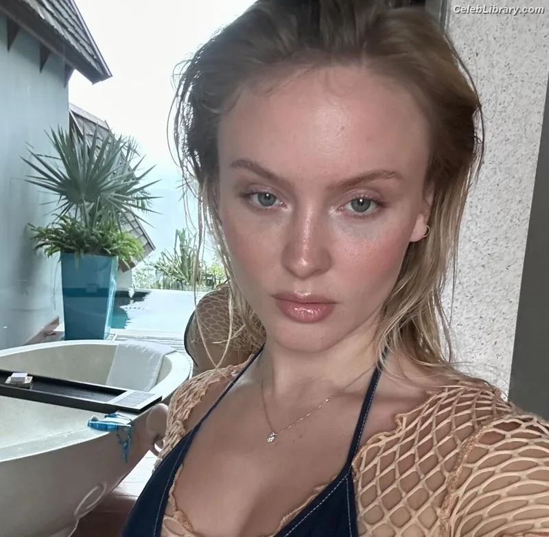 Zara Larsson photo 10 of 1006