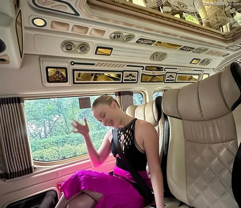 Zara Larsson photo 11 of 1006