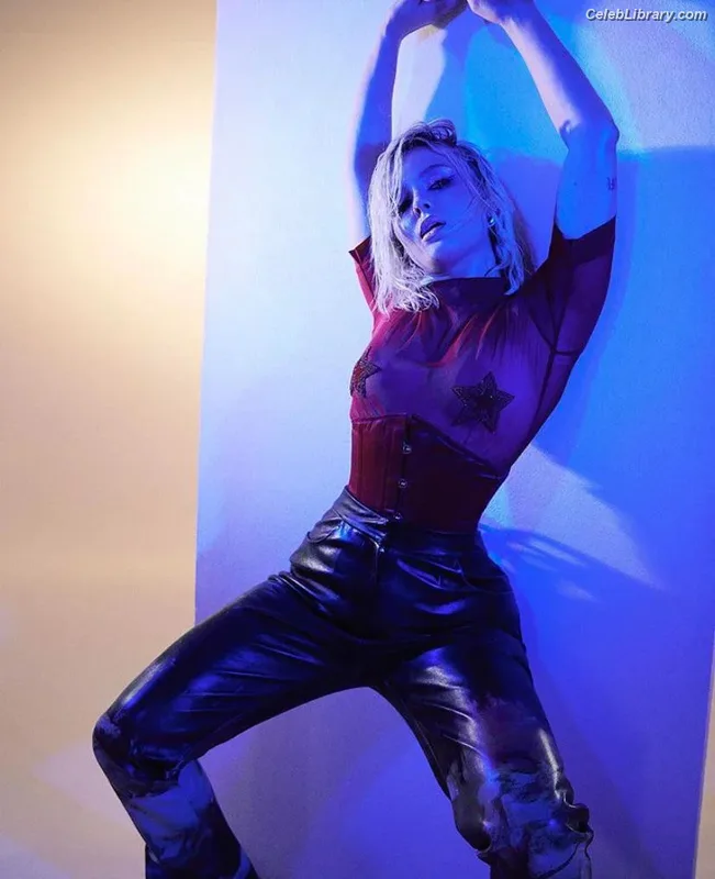 Zara Larsson photo 1 of 1006