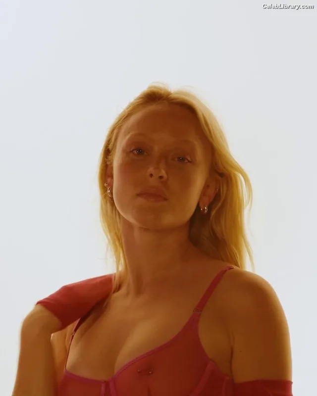 Zara Larsson photo 9 of 1006