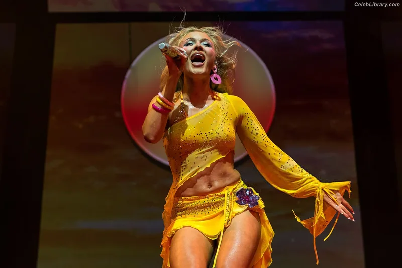 Zara Larsson photo 7 of 1006