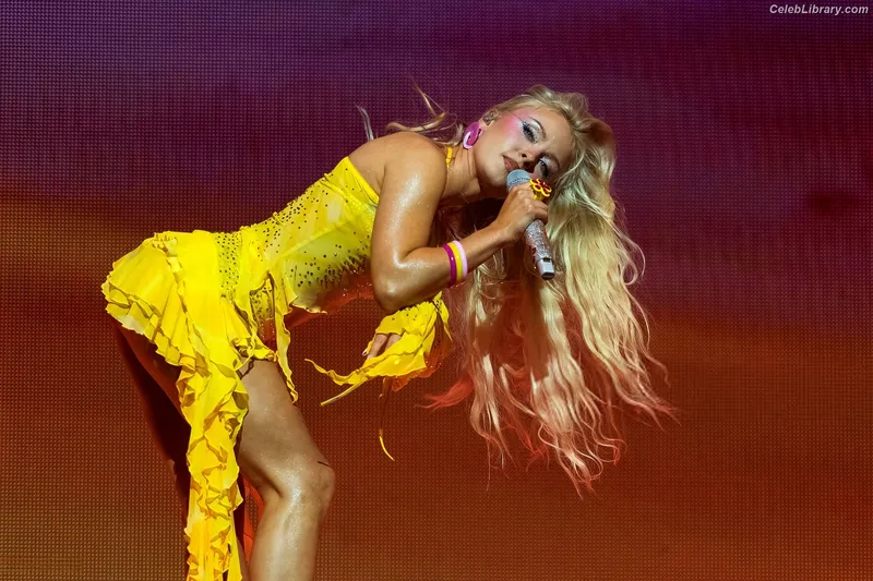 Zara Larsson photo 8 of 1006