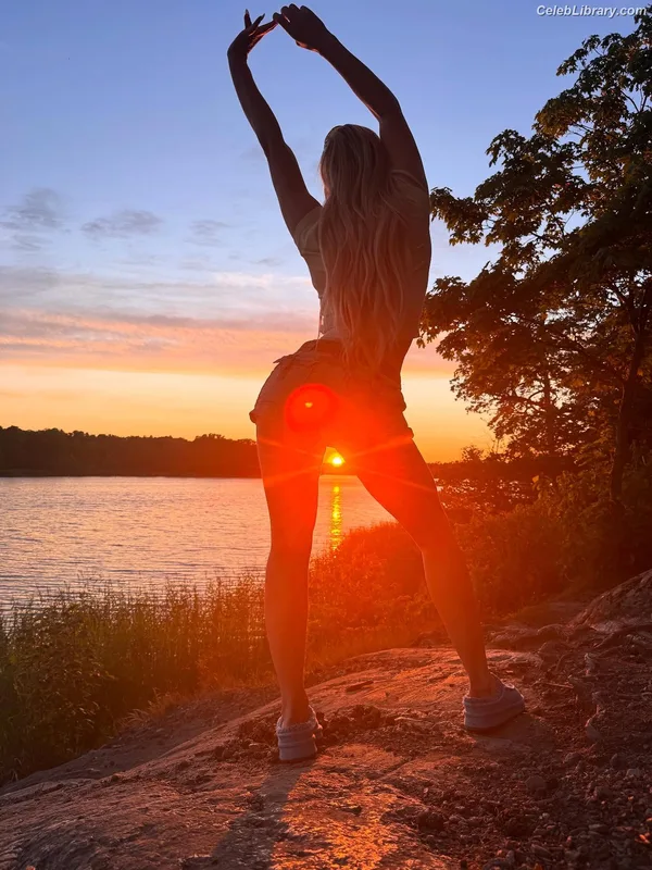 Zara Larsson photo 14 of 1006