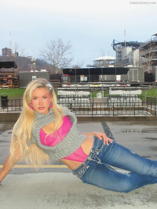 Zara Larsson photo 10 of 1006