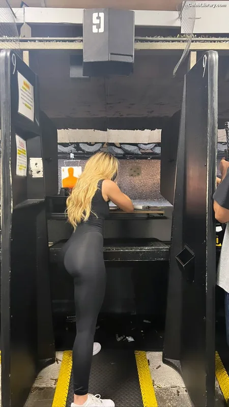 Zara Larsson photo 22 of 1006