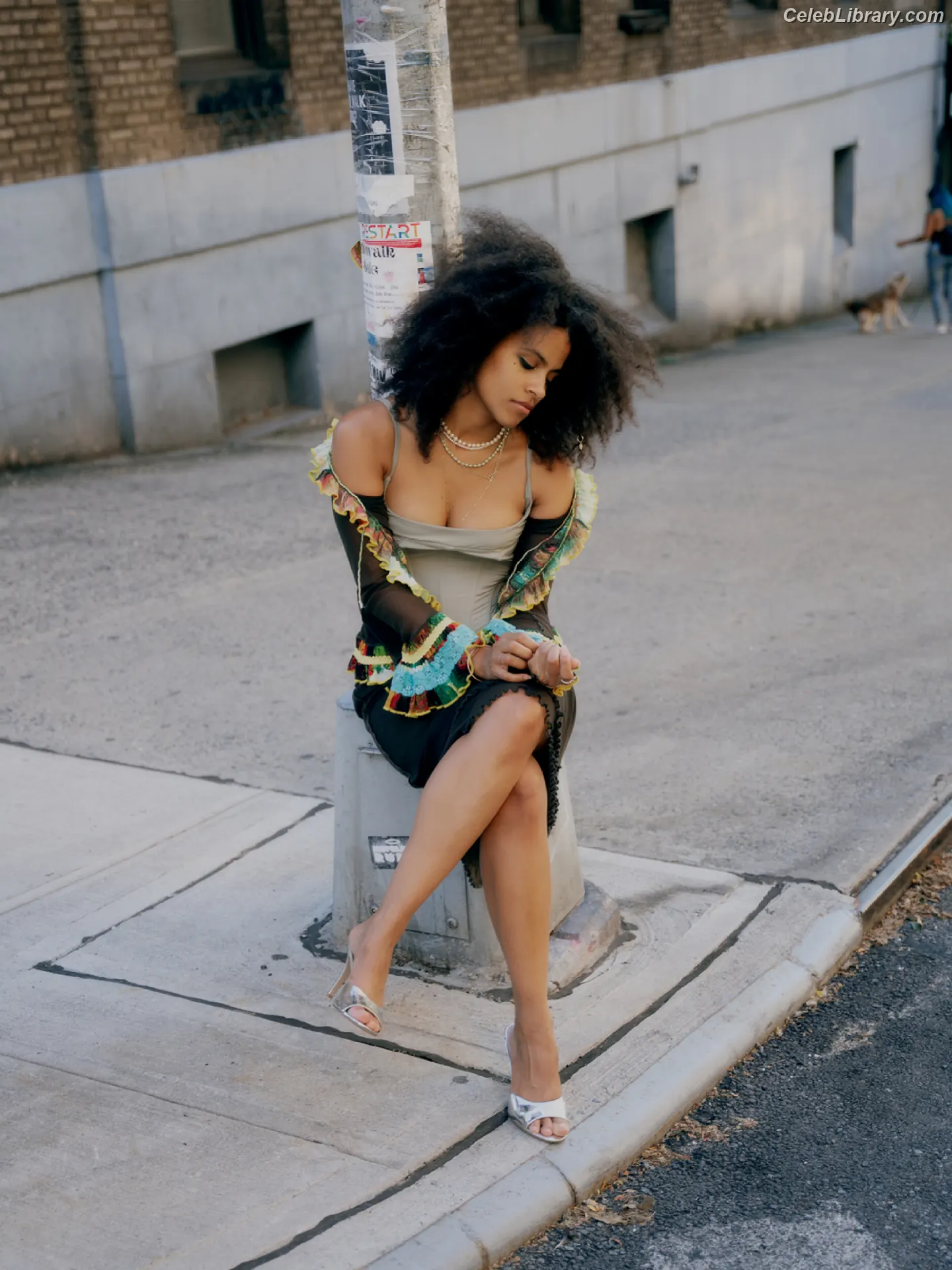 Zazie beetz photo 9 of 162
